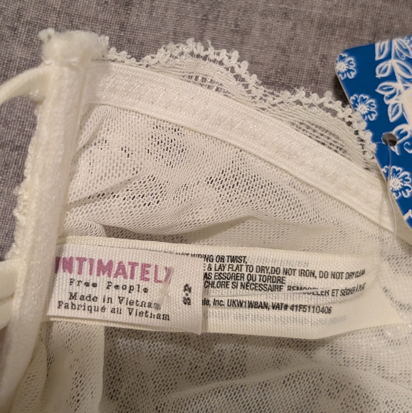 Free People Strapless Bra Lace Essential Bandeau Bralette White Size S NWT - Picture 5 of 5